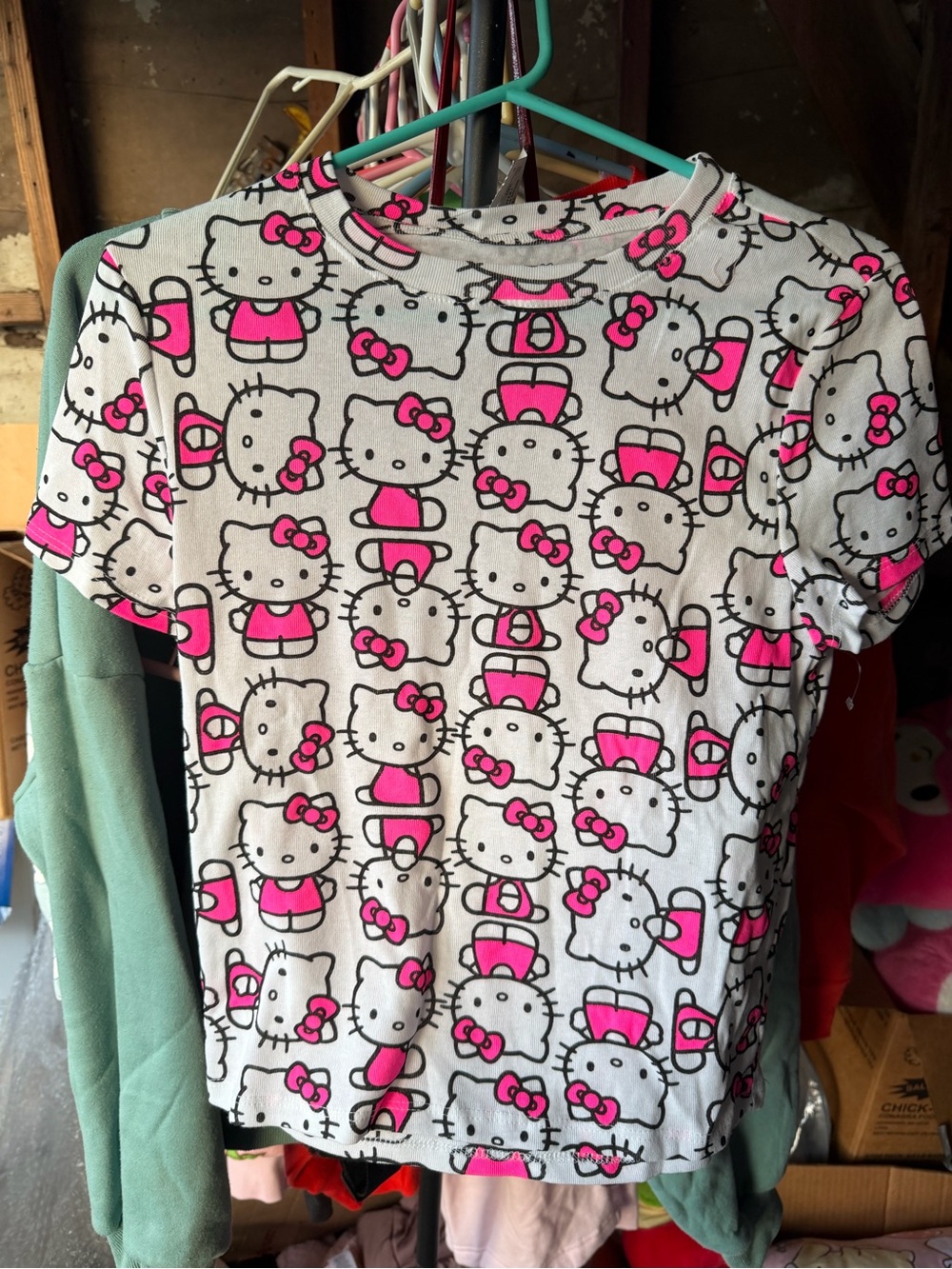 Hello Kitty White Tee with Hot Pink Print - crop Short Sleeve